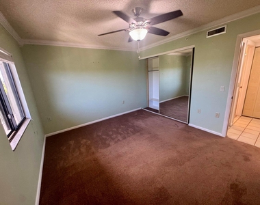 601 Seafarer Circle - Photo Thumbnail 1