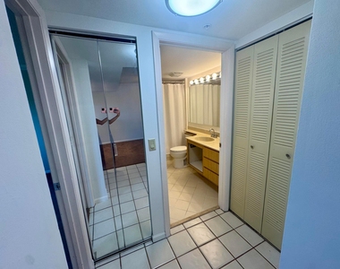 601 Seafarer Circle - Photo Thumbnail 3