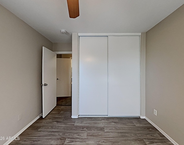 12960 N B Street - Photo Thumbnail 11