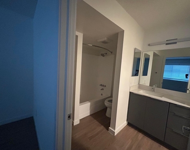 4108 N Pine Island Road - Photo Thumbnail 7
