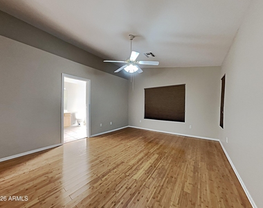 9305 E Medina Avenue - Photo Thumbnail 10