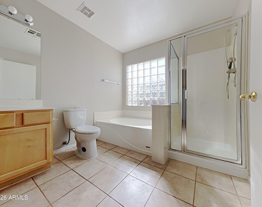 9305 E Medina Avenue - Photo Thumbnail 11