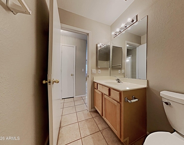 9305 E Medina Avenue - Photo Thumbnail 7