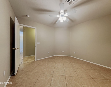9305 E Medina Avenue - Photo Thumbnail 5