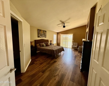 18882 N 77th Avenue - Photo Thumbnail 11