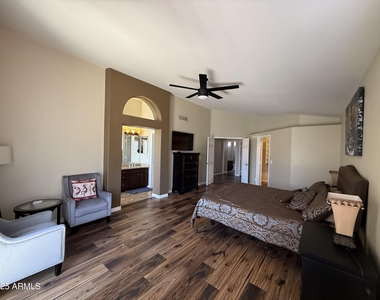 18882 N 77th Avenue - Photo Thumbnail 12