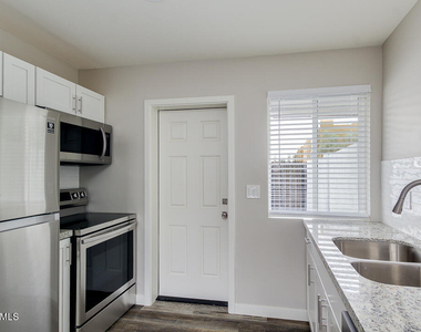 1648 W Colter Street - Photo Thumbnail 5