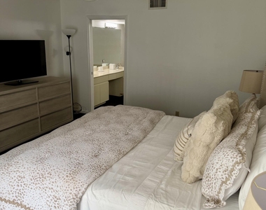 15321 Strathearn Drive - Photo Thumbnail 23
