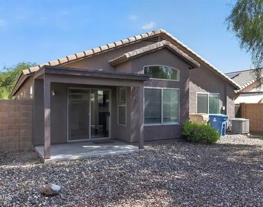 13737 W Peck Drive - Photo Thumbnail 15