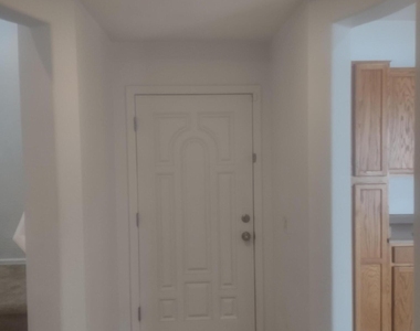 4658 E Redfield Road - Photo Thumbnail 5