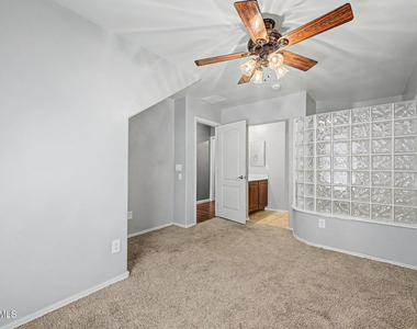 5626 S 21st Place - Photo Thumbnail 7