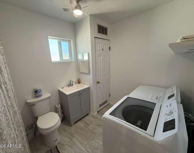 662 E Avenue - Photo Thumbnail 8