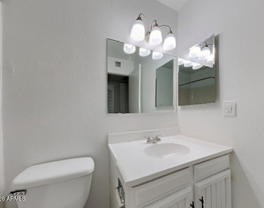 1610 W Estrella Drive - Photo Thumbnail 12