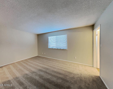 1610 W Estrella Drive - Photo Thumbnail 7