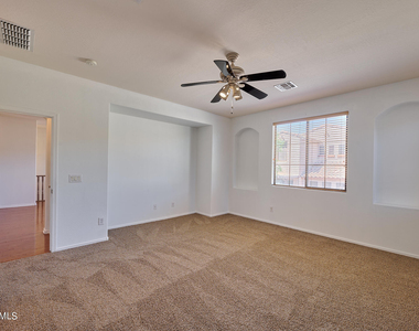 2340 W Dusty Wren Drive - Photo Thumbnail 12