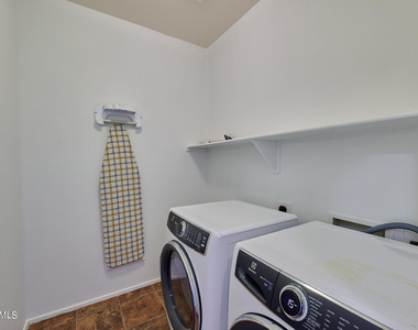 2340 W Dusty Wren Drive - Photo Thumbnail 23
