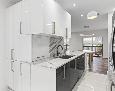 11311 Pond View Drive - Photo Thumbnail 6