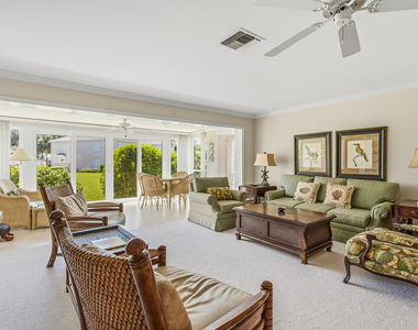 300 Harbour Drive - Photo Thumbnail 3