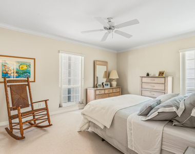 300 Harbour Drive - Photo Thumbnail 7