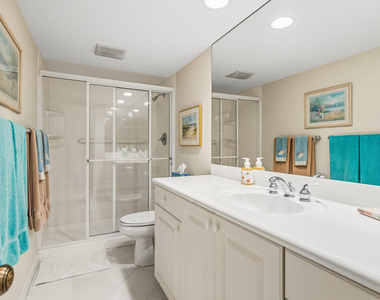 300 Harbour Drive - Photo Thumbnail 8