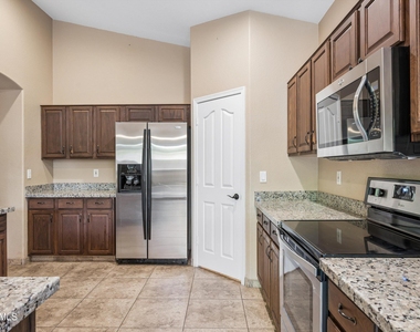 9161 W Salter Drive - Photo Thumbnail 18