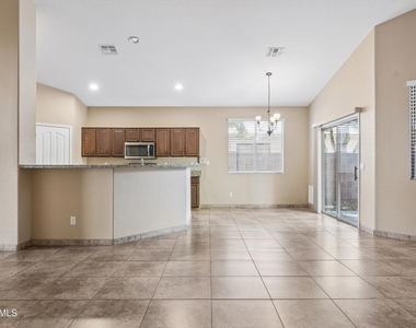 9161 W Salter Drive - Photo Thumbnail 15