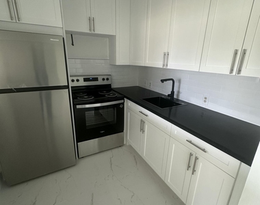 205 Mansfield Way E - Photo Thumbnail 1