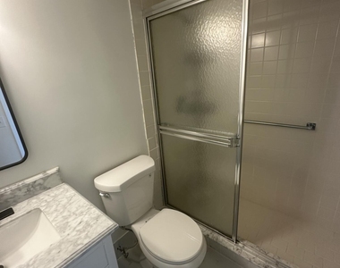 205 Mansfield Way E - Photo Thumbnail 5