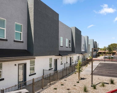 16520 N Greasewood Street - Photo Thumbnail 2