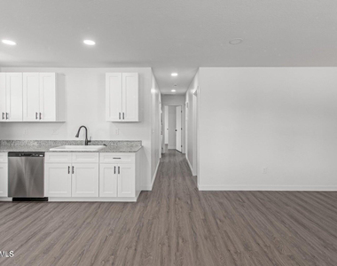 502 S Crismon Road - Photo Thumbnail 5