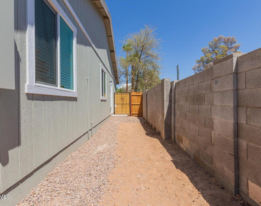 502 S Crismon Road - Photo Thumbnail 14