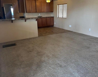 757 N Dapple Drive - Photo Thumbnail 7