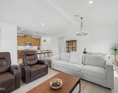 42385 W Rojo Street - Photo Thumbnail 16