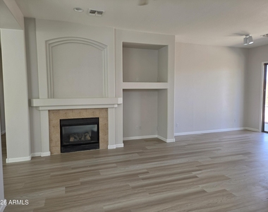 13426 W Jacobson Drive - Photo Thumbnail 9