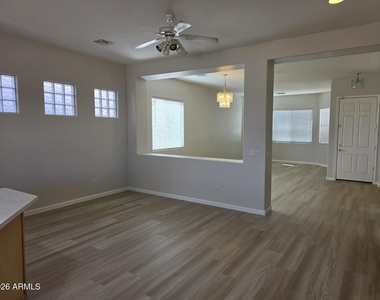 13426 W Jacobson Drive - Photo Thumbnail 10