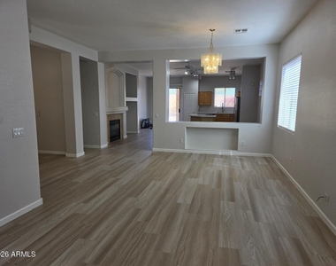 13426 W Jacobson Drive - Photo Thumbnail 4