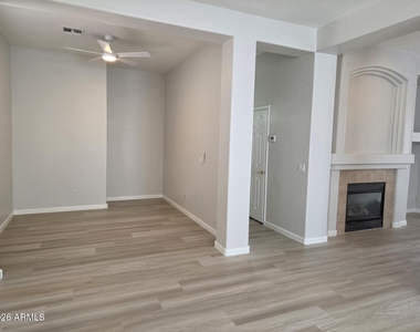13426 W Jacobson Drive - Photo Thumbnail 8