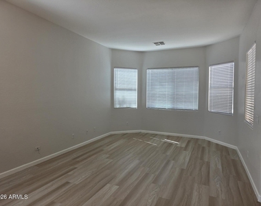 13426 W Jacobson Drive - Photo Thumbnail 6