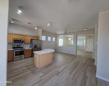 13426 W Jacobson Drive - Photo Thumbnail 11