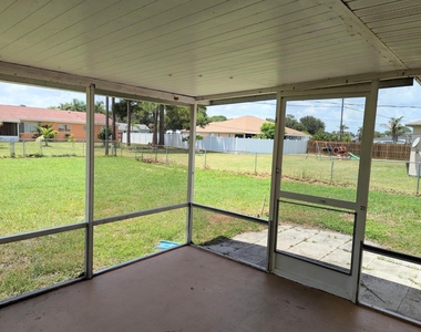 2222 Se Holland Street - Photo Thumbnail 5
