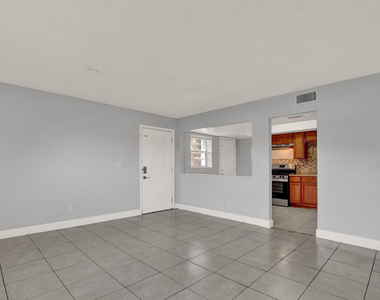 3204 Louisiana Avenue - Photo Thumbnail 4