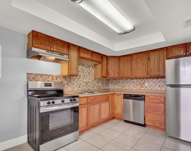 3204 Louisiana Avenue - Photo Thumbnail 7