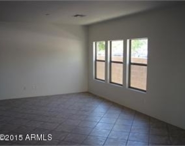 9681 N 82nd Lane - Photo Thumbnail 7