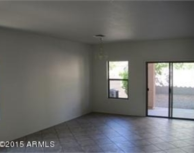 9681 N 82nd Lane - Photo Thumbnail 6