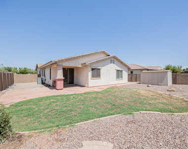 3681 E Yellowstone Place - Photo Thumbnail 24