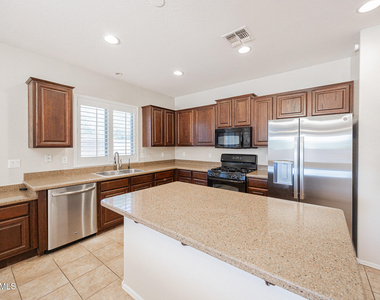 3681 E Yellowstone Place - Photo Thumbnail 10