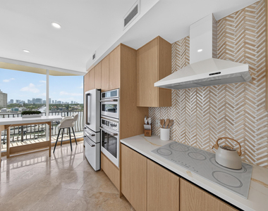 100 S Birch Road - Photo Thumbnail 50