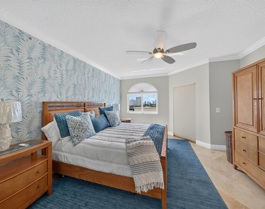 100 S Birch Road - Photo Thumbnail 15