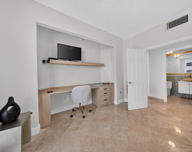 100 S Birch Road - Photo Thumbnail 13