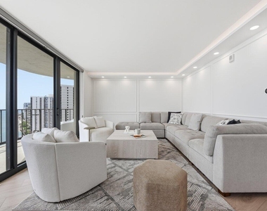 5420 N Ocean Drive - Photo Thumbnail 3